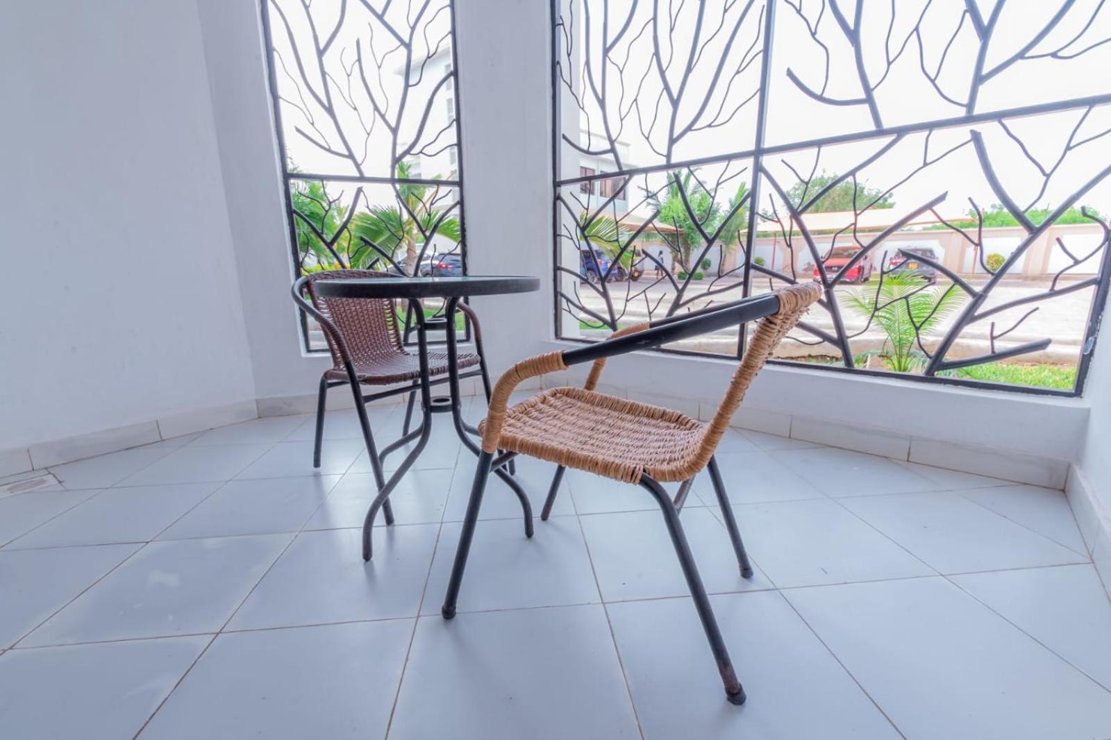 Leomilo Holidays Diani Beach Exterior photo
