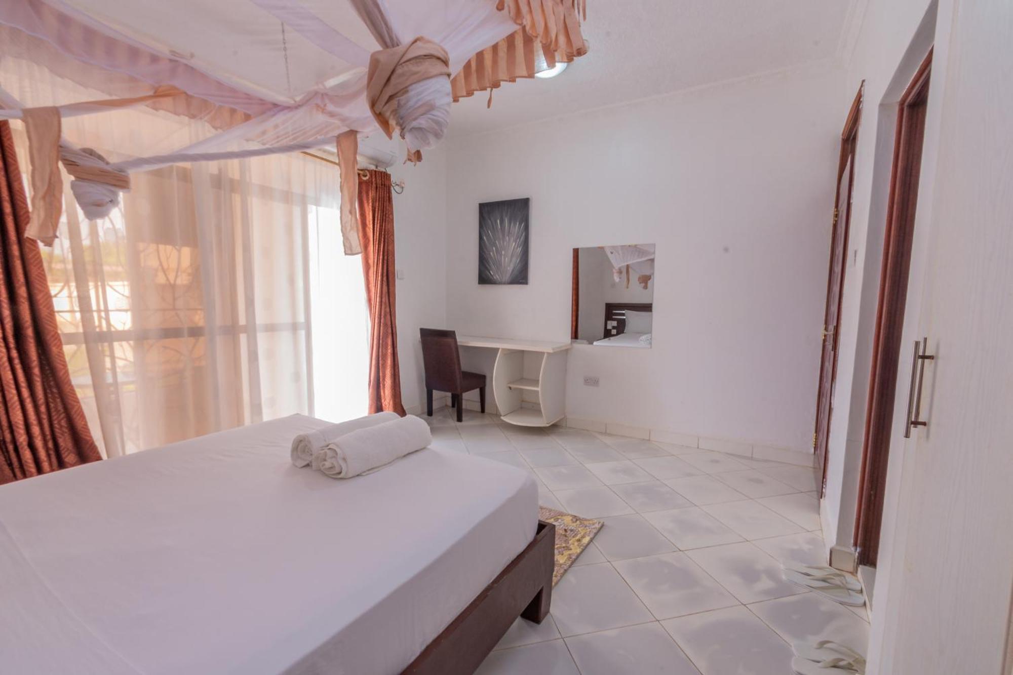 Leomilo Holidays Diani Beach Room photo