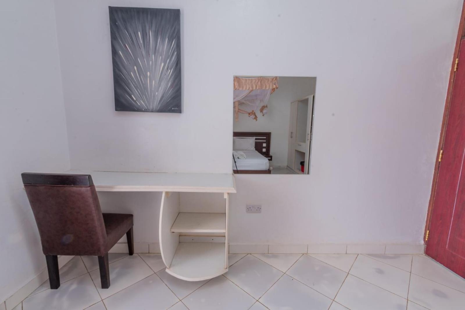 Leomilo Holidays Diani Beach Exterior photo
